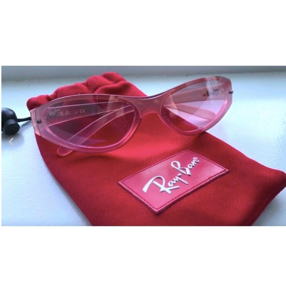 Ray Ban Junior Sunglasses RJ 9026-S Pink Sports 117/71 58 mm - Lenses Scratched - Picture 1 of 5